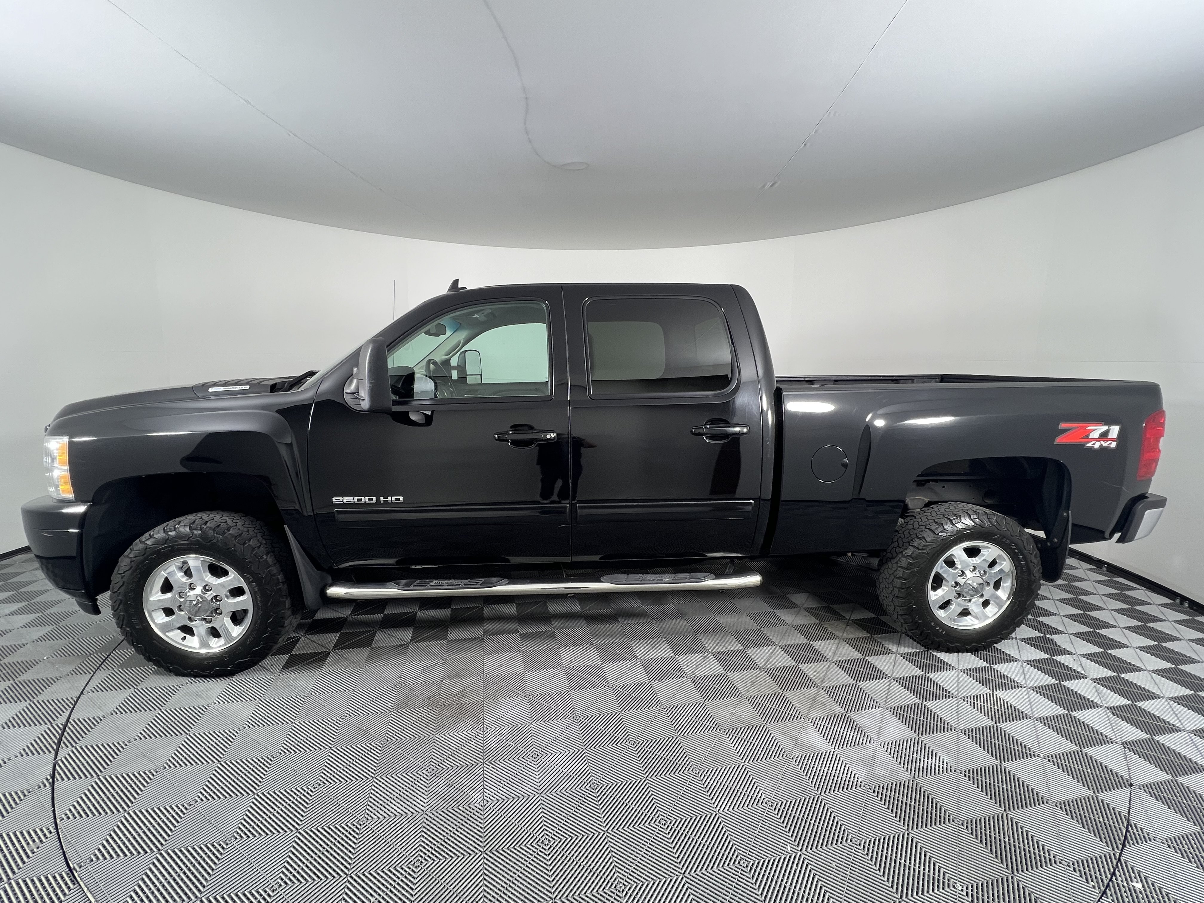 Used 2012 Chevrolet Silverado 2500 LTZ w/ LTZ Plus Package AWD/4WD image 9