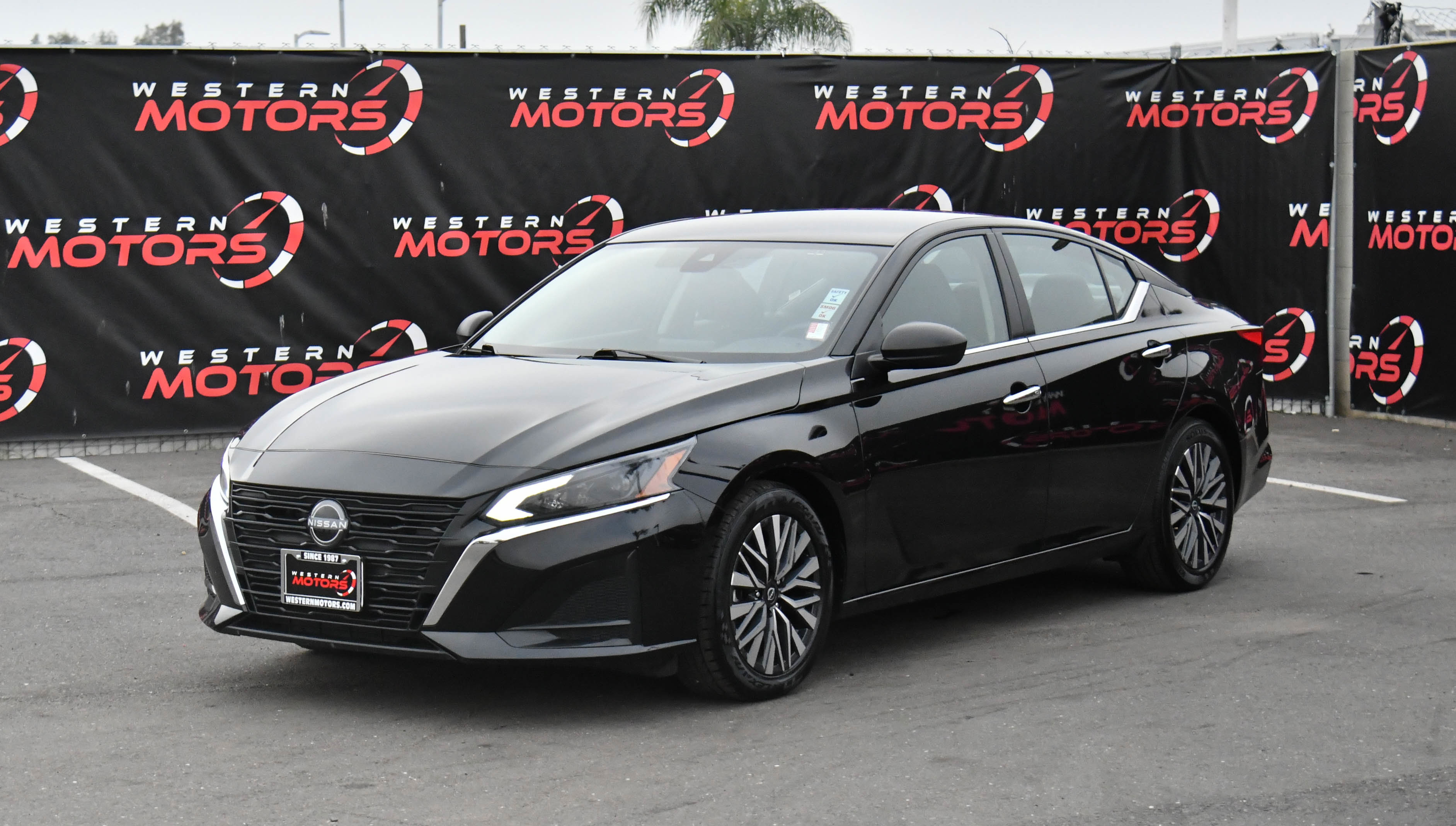 Used 2024 Nissan Altima 2.5 SV image 3
