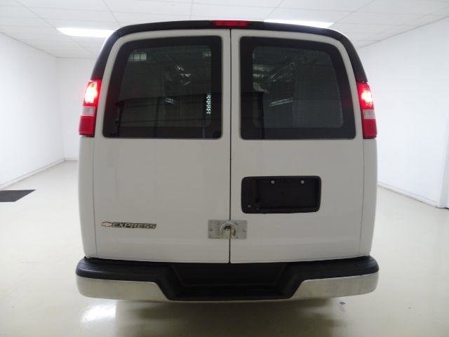 Used 2021 Chevrolet Express 2500 w/ Driver Convenience Package image 5