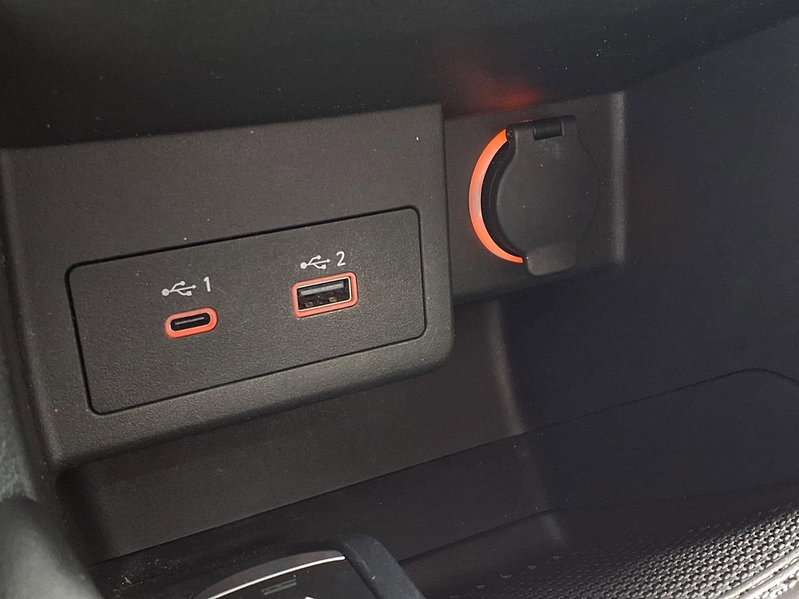 Used 2023 Nissan Kicks SR image 26