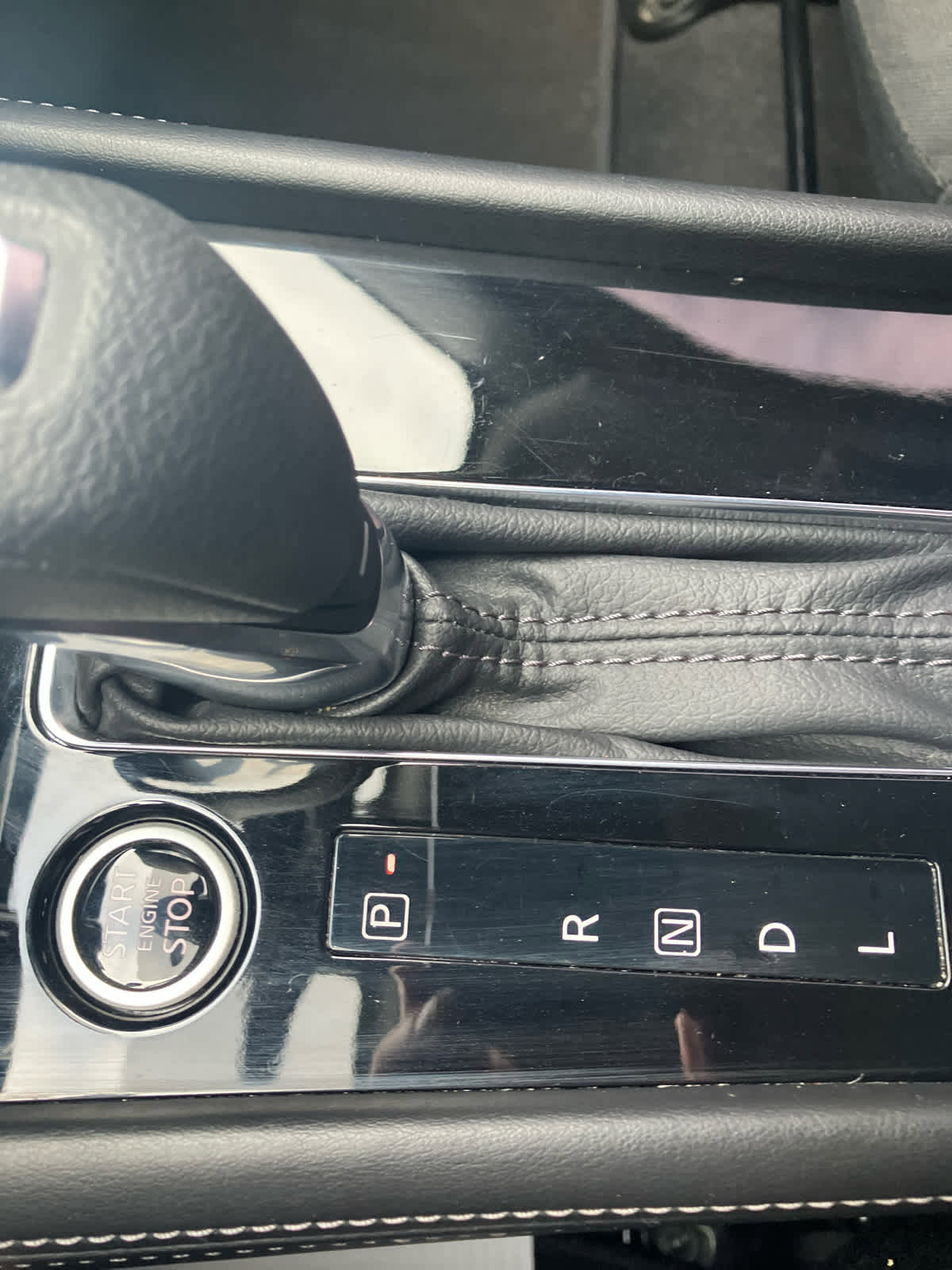 Used 2024 Nissan Kicks SR image 26