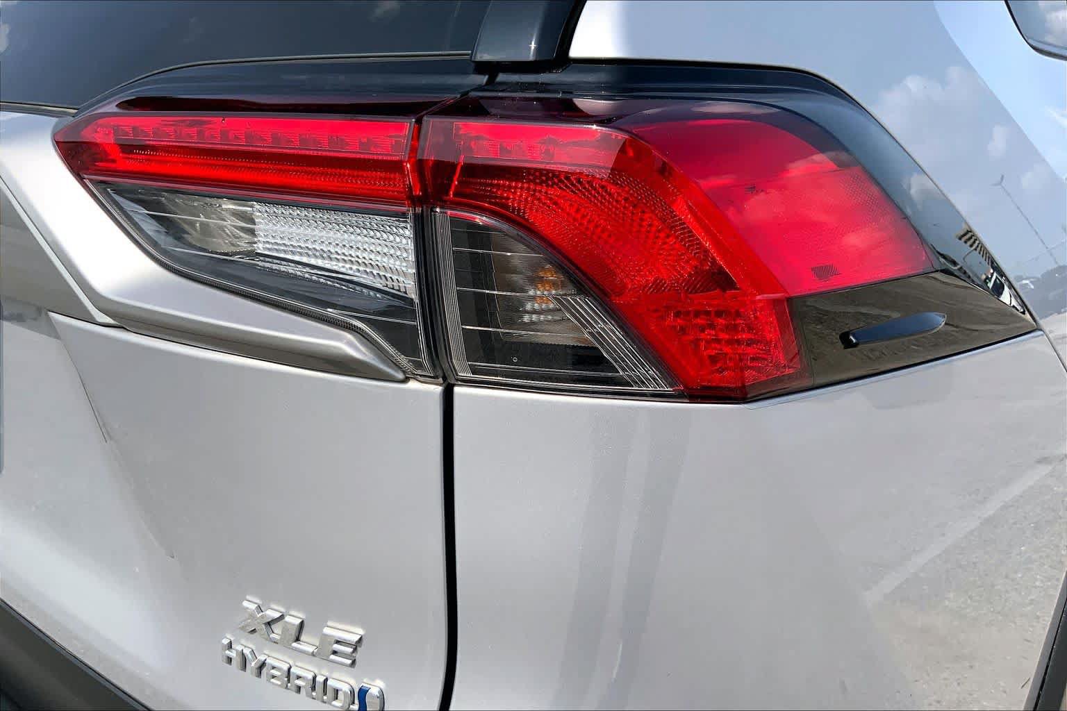 Used 2024 Toyota RAV4 XLE AWD/4WD image 58
