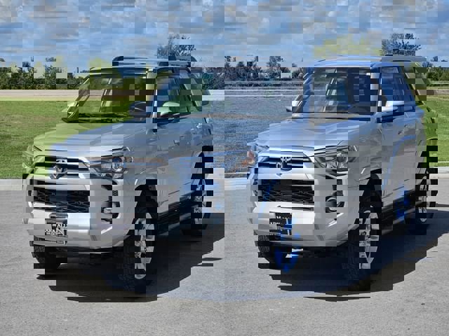 Used 2024 Toyota 4Runner SR5 Premium image 3