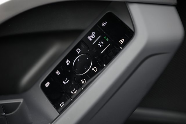 New 2025 Audi Q5 Premium Plus image 17