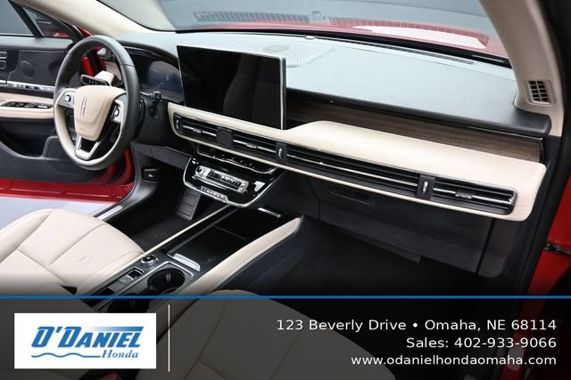 Used 2025 Lincoln Corsair Grand Touring AWD/4WD image 42