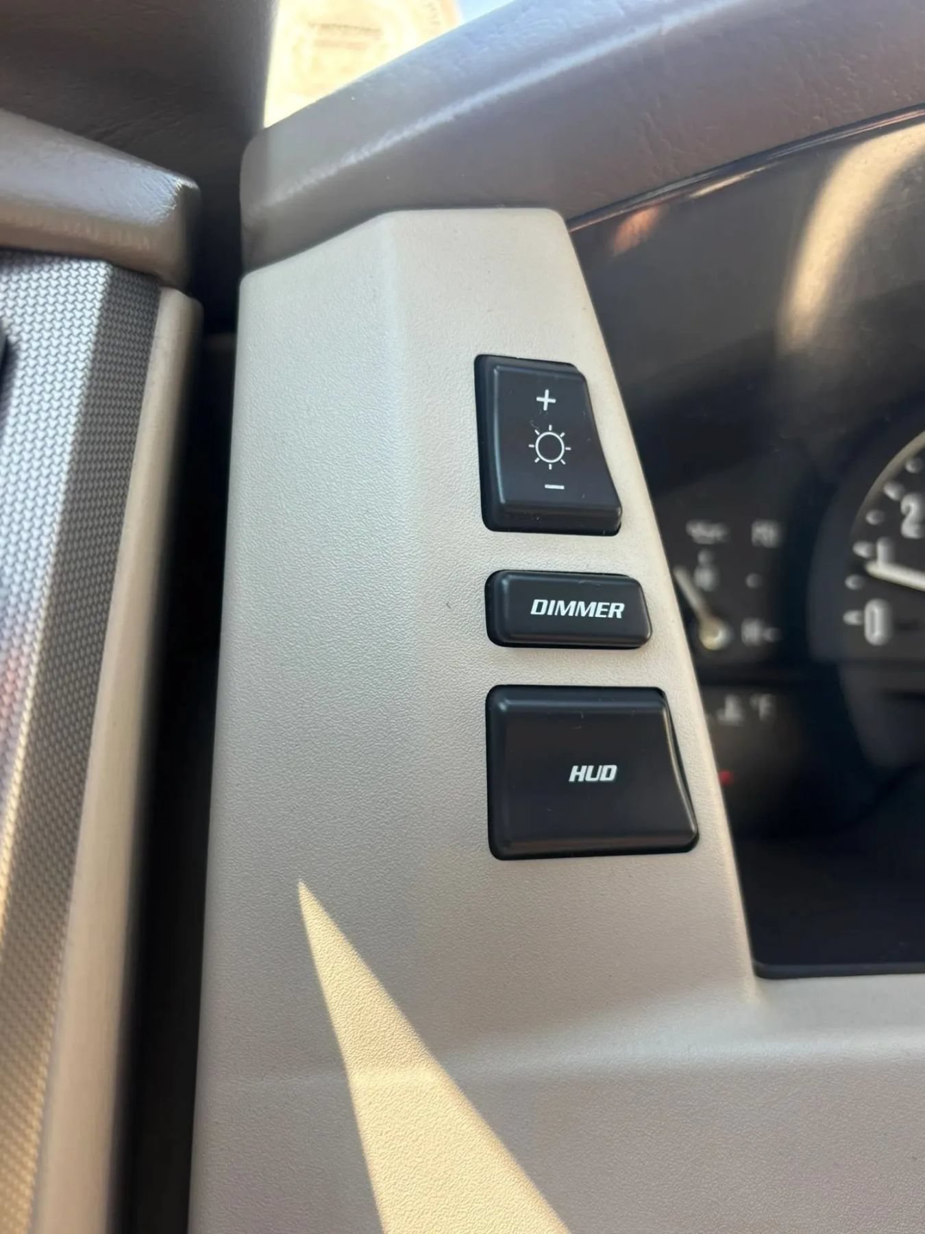 Used 2005 Cadillac XLR RWD image 12