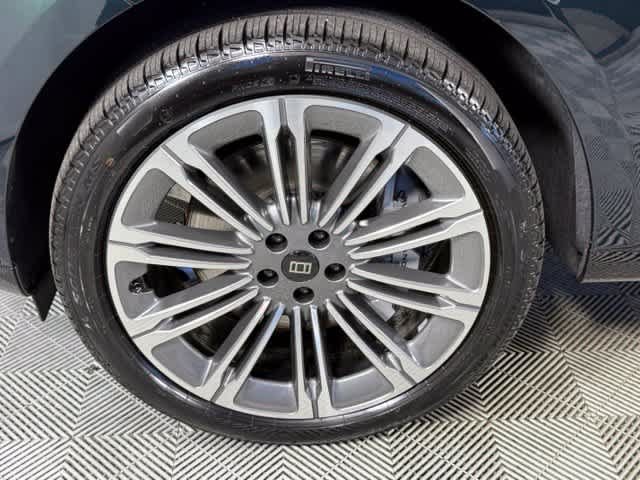New 2027 Land Rover Range Rover Long Wheelbase SE AWD/4WD image 14