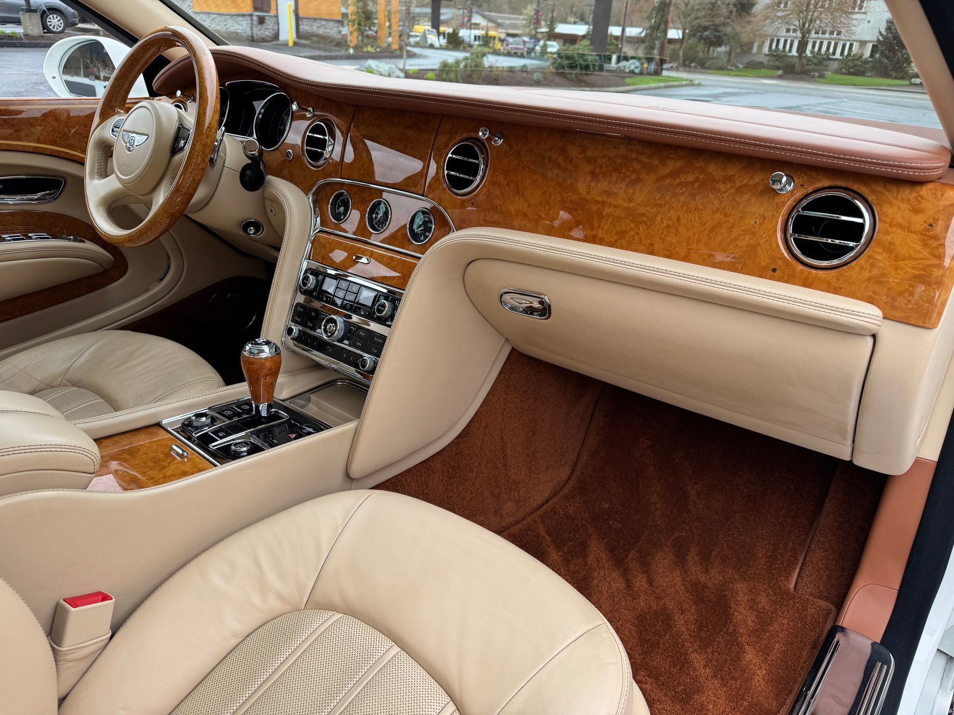 Used 2013 Bentley Mulsanne image 42