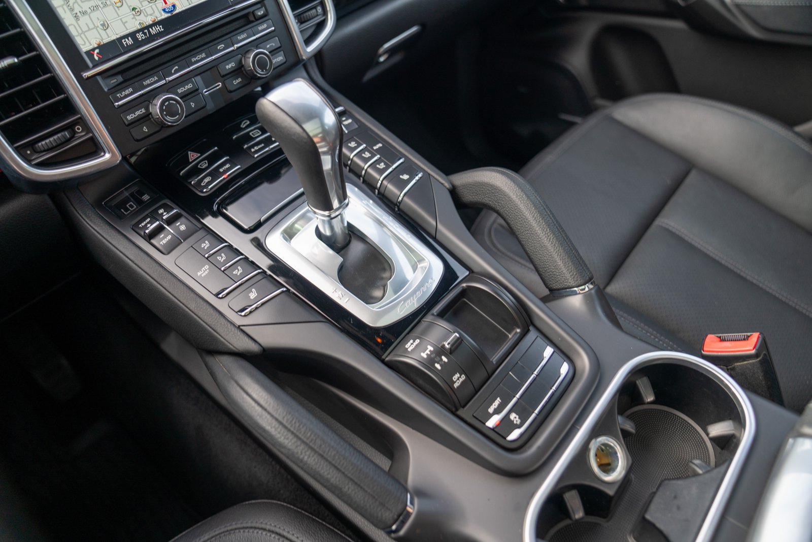 Certified 2014 Porsche Cayenne Diesel Platinum Edition AWD/4WD image 22