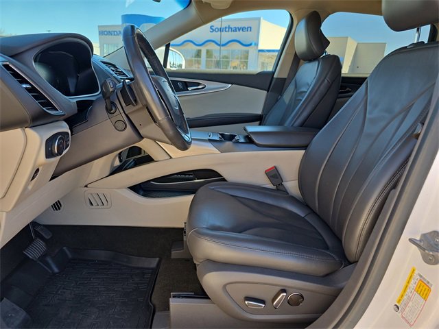 Used 2019 Lincoln Nautilus Select image 12