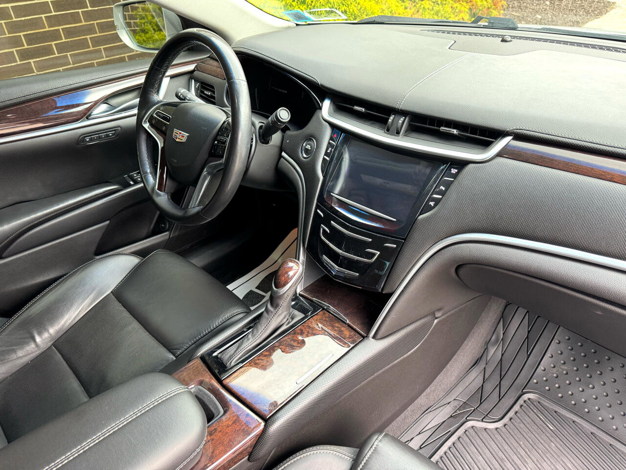 Used 2017 Cadillac XTS Luxury image 4