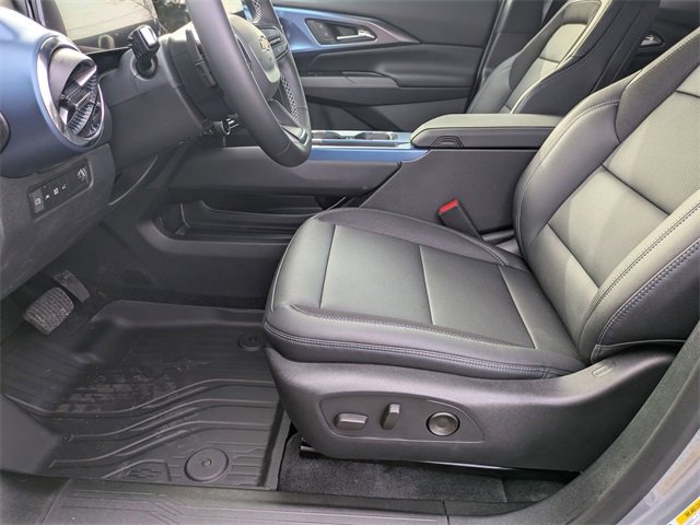 New 2026 Chevrolet Equinox EV LT image 11