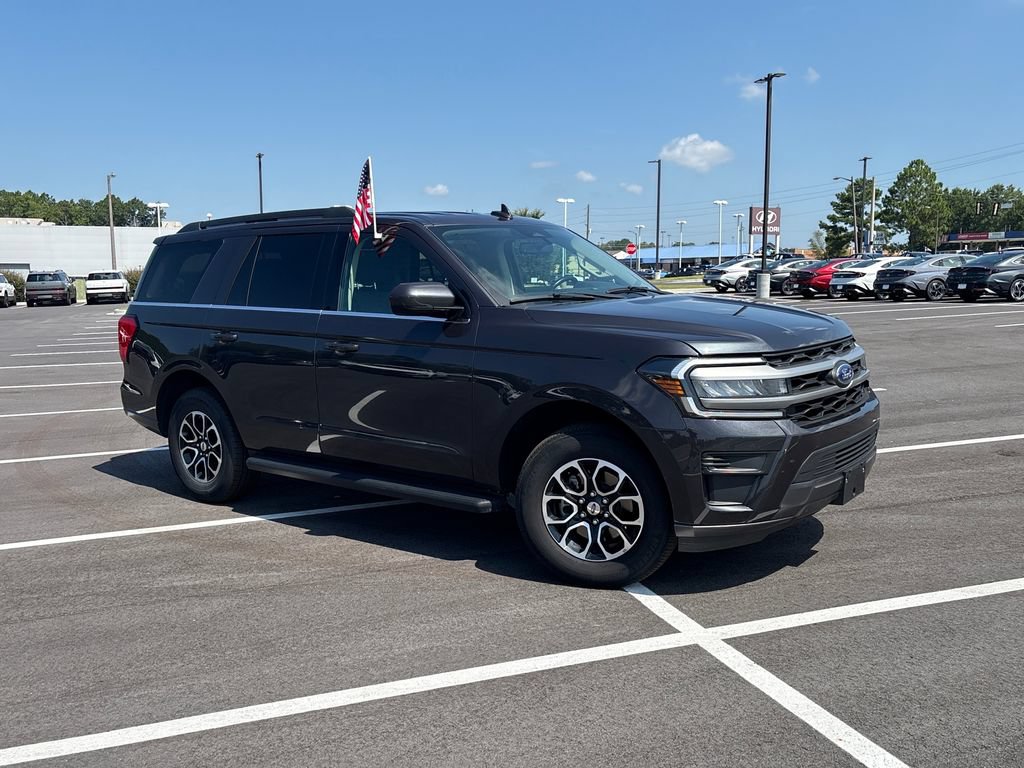 Used 2024 Ford Expedition XLT AWD/4WD image 40