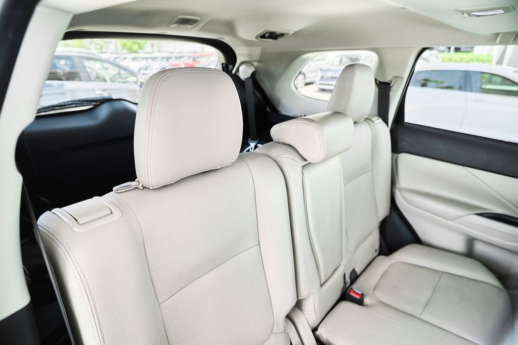 Used 2016 Mitsubishi Outlander SEL FWD image 37