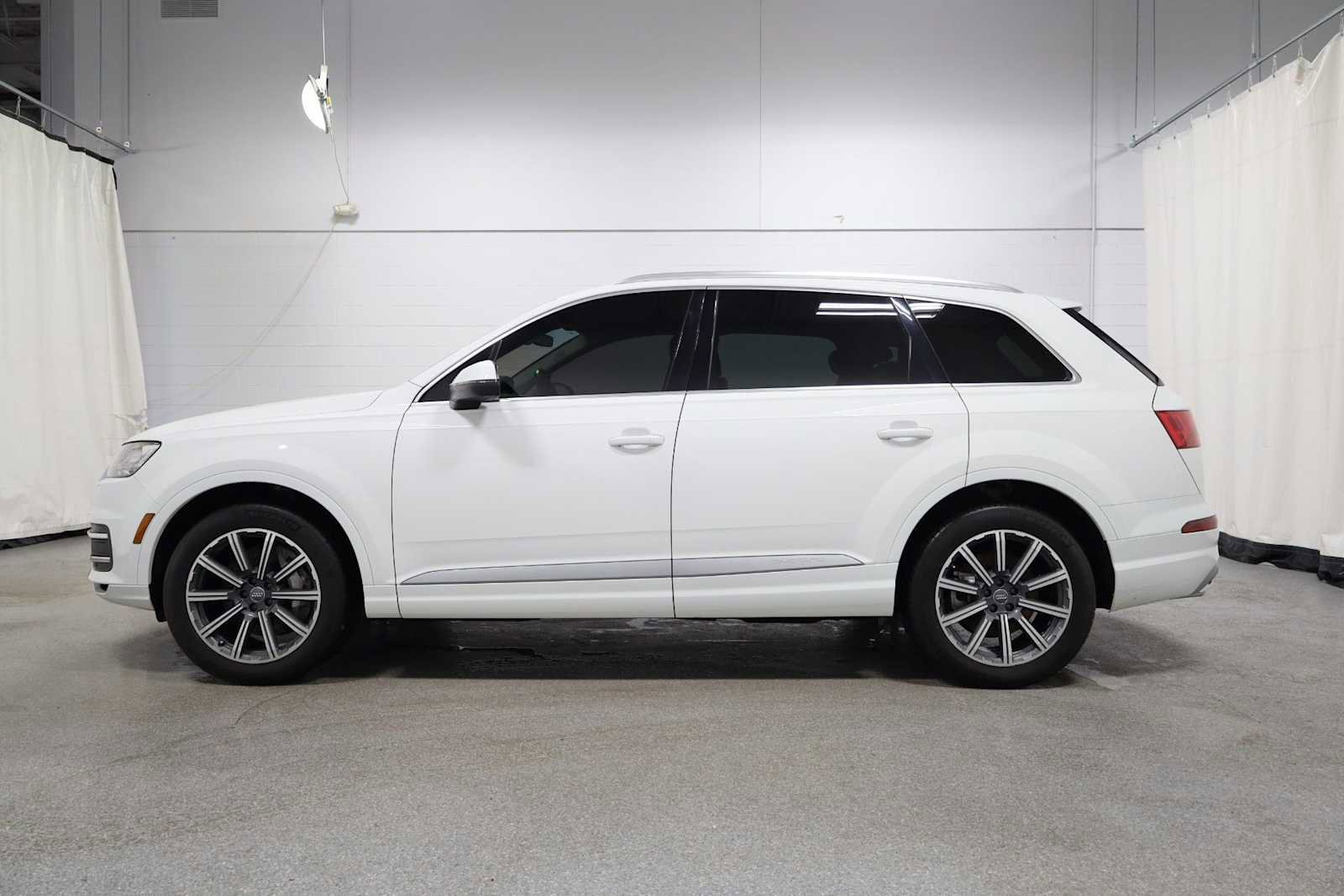 Used 2017 Audi Q7 3.0T Prestige AWD/4WD image 2