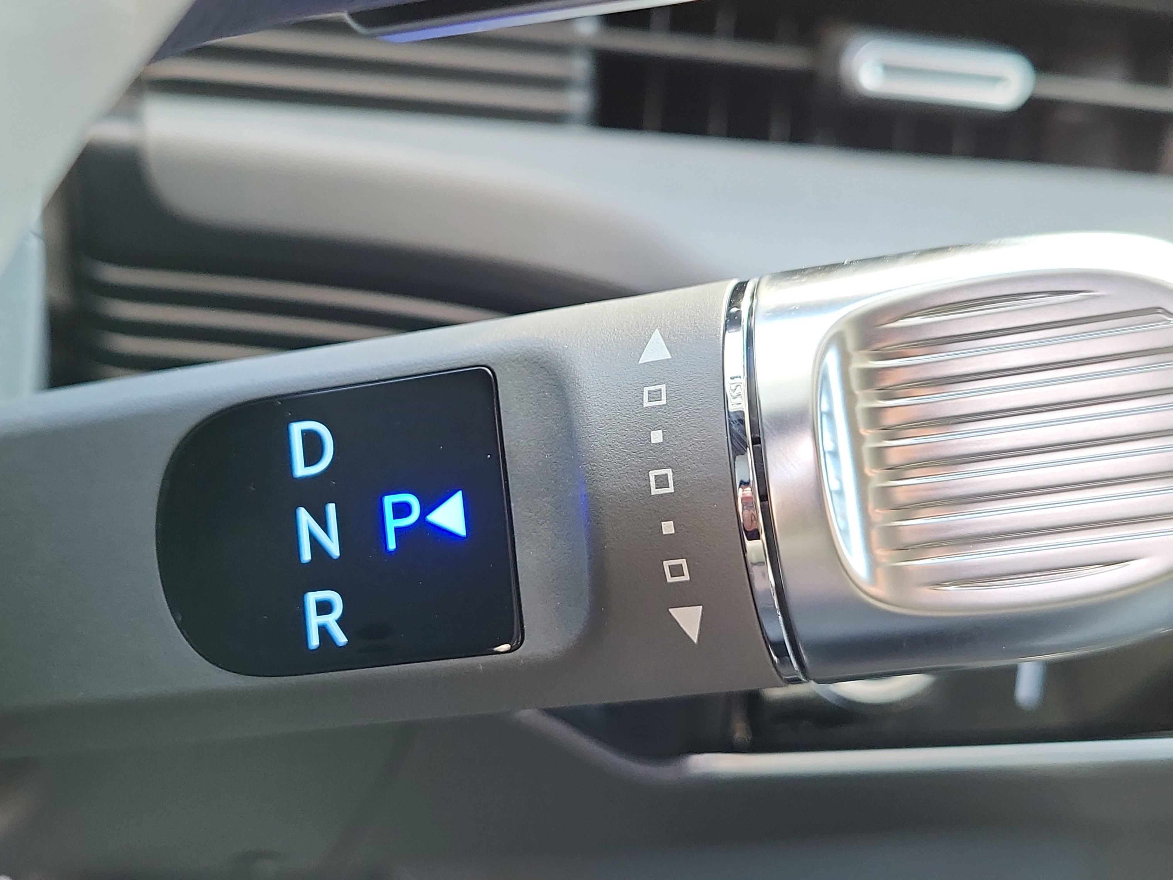 New 2025 Hyundai Ioniq 5 SE image 17