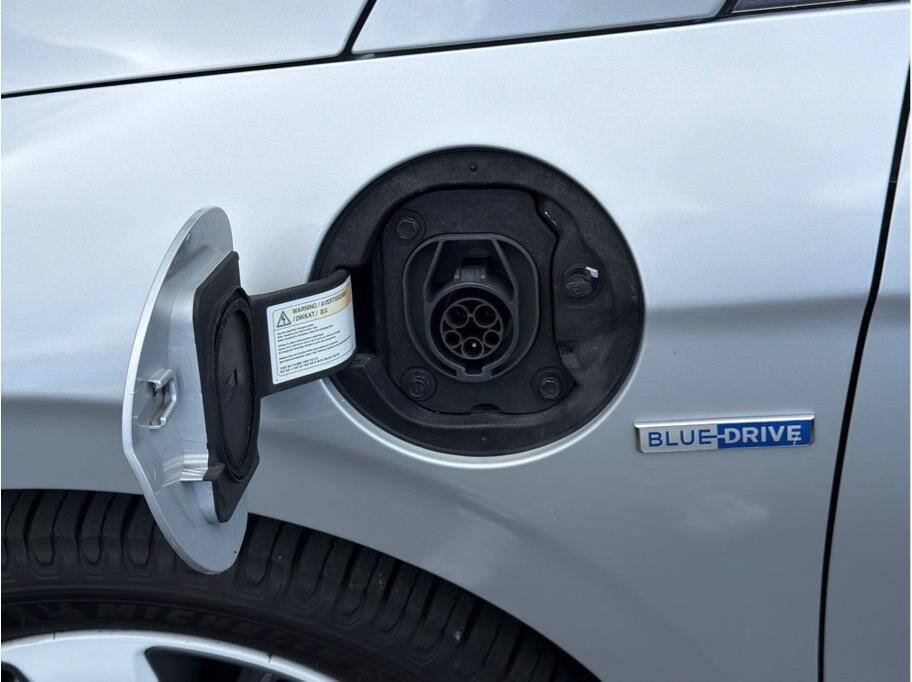 Used 2019 Hyundai Ioniq Limited w/ Ultimate Package 02 FWD image 25