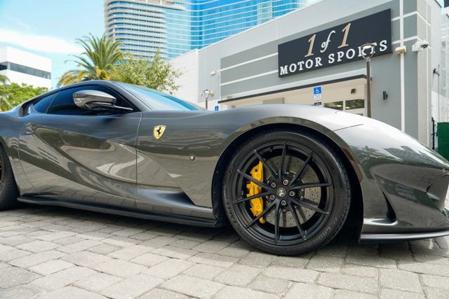 Used 2020 Ferrari 812 Superfast RWD image 39