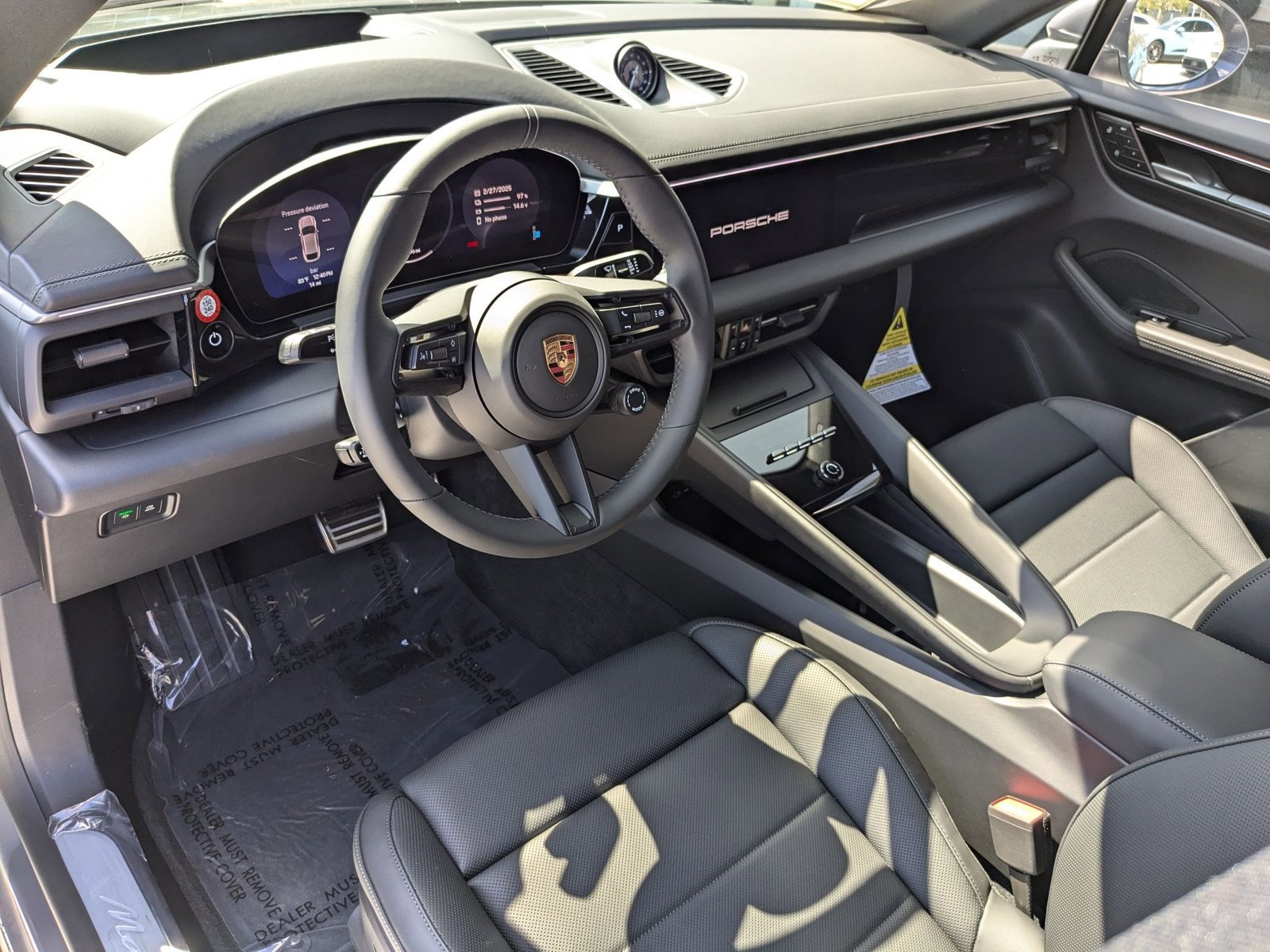 New 2025 Porsche Macan 4S Electric AWD/4WD image 4