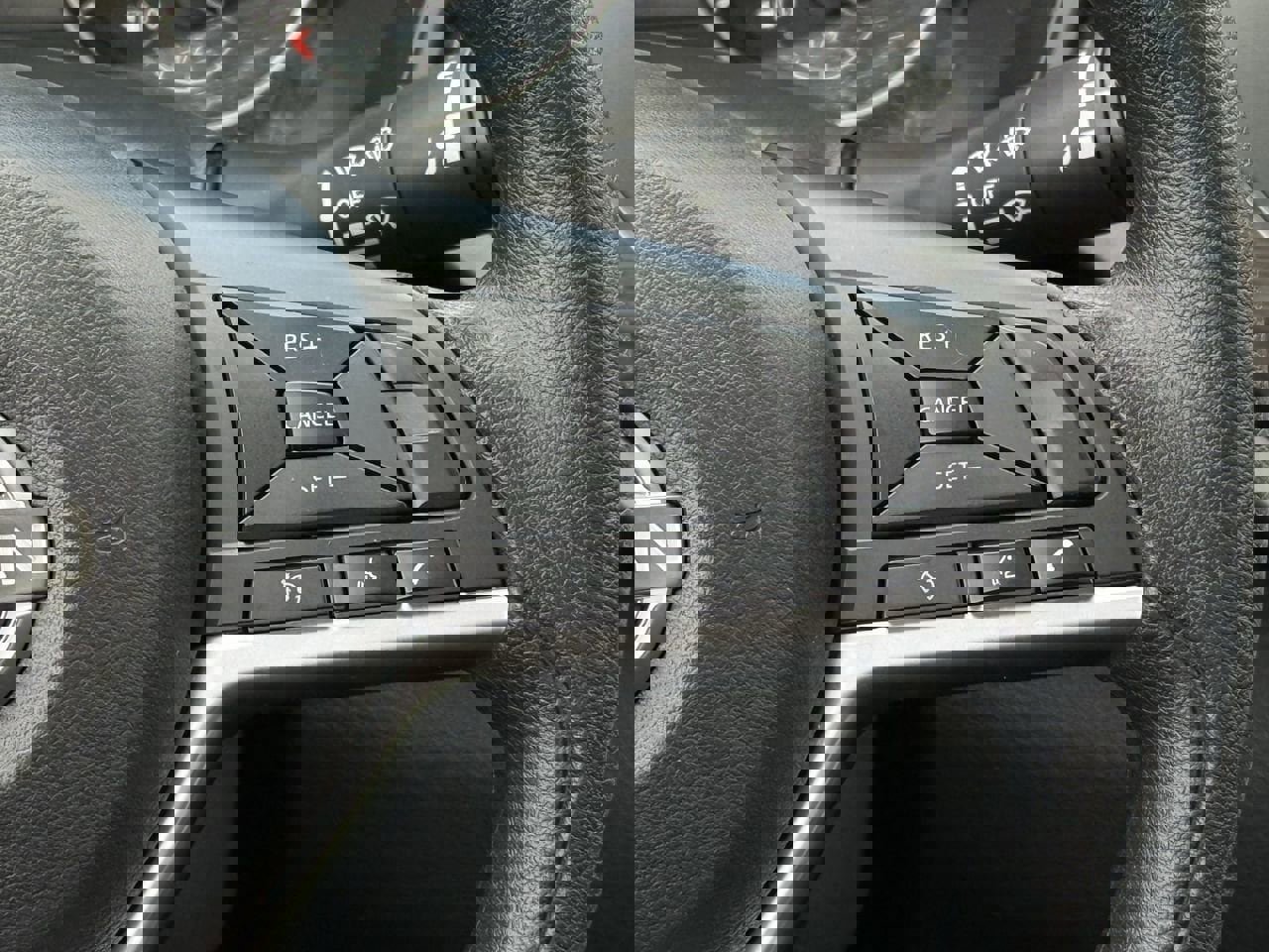 Used 2025 Nissan Altima 2.5 SV image 14