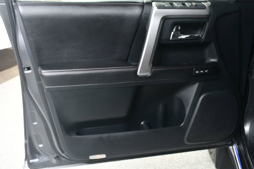 Used 2015 Toyota 4Runner Limited AWD/4WD image 22