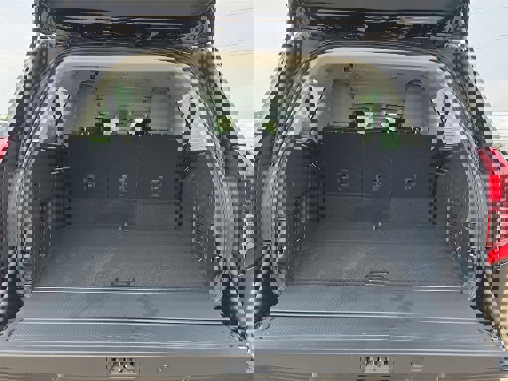 New 2026 Ford Expedition Max Active image 13