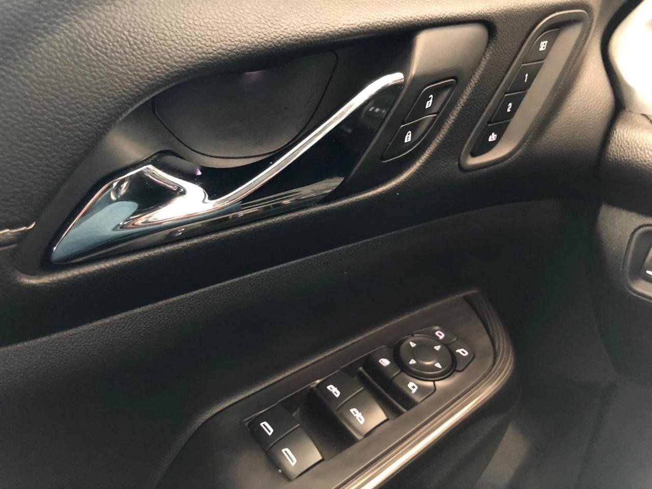 Used 2020 GMC Acadia SLT w/ Driver Alert Package II AWD/4WD image 16