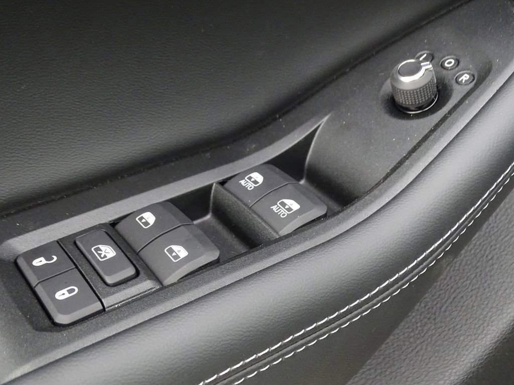 New 2025 Jeep Grand Cherokee L Laredo w/ Luxury Tech Group I image 18