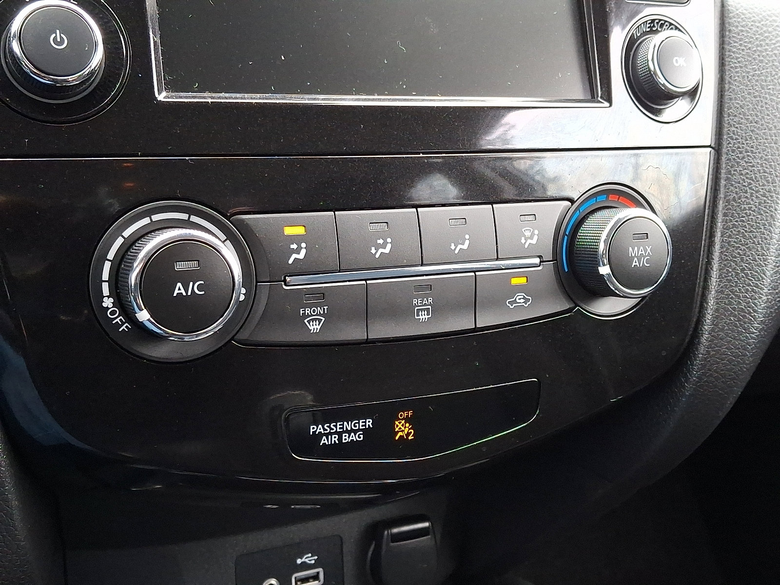 Used 2020 Nissan Rogue Sport S image 15