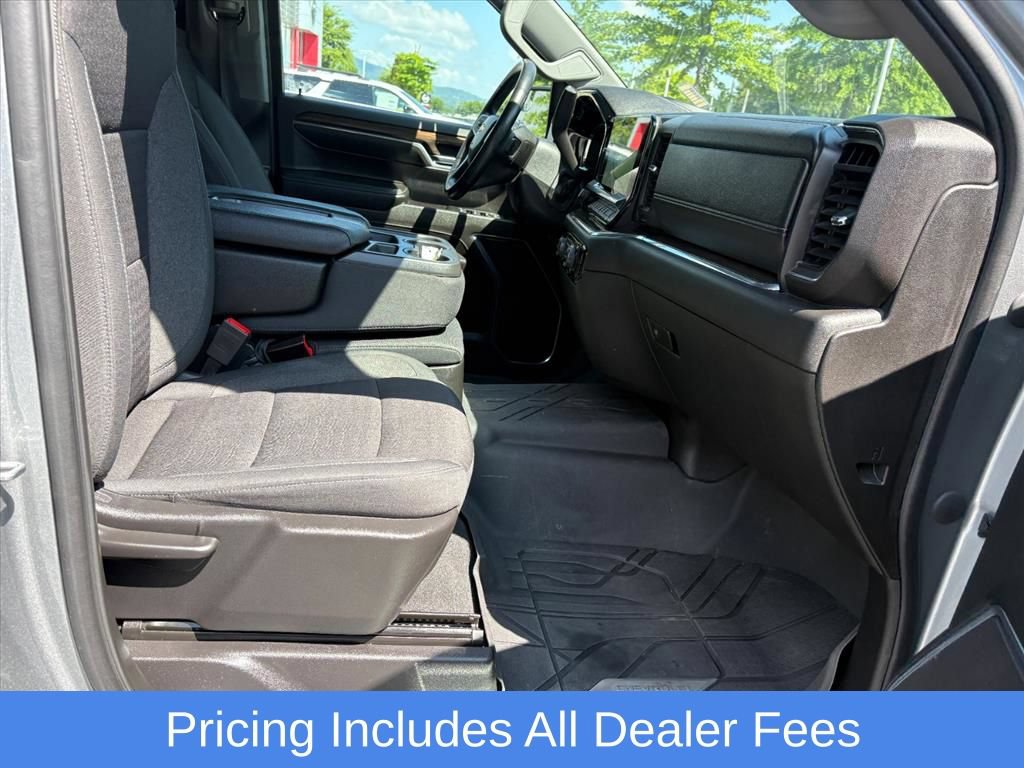 Used 2024 Chevrolet Silverado 1500 LT AWD/4WD image 19