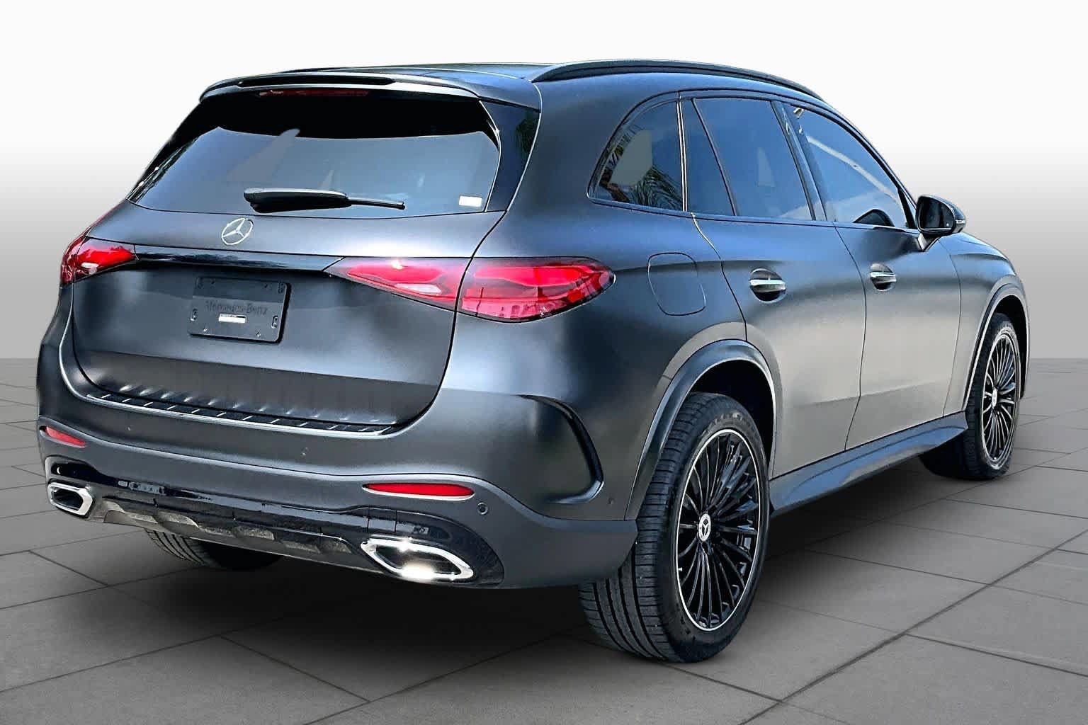 Used 2024 Mercedes-Benz GLC 300 4MATIC image 12