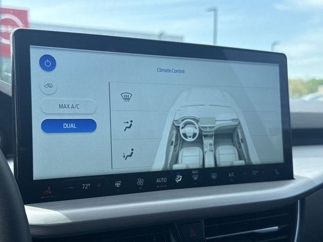 Used 2025 Ford Escape Platinum AWD/4WD image 18