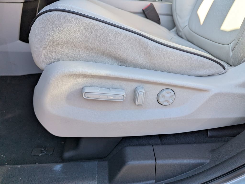 New 2026 Honda Odyssey Touring image 11