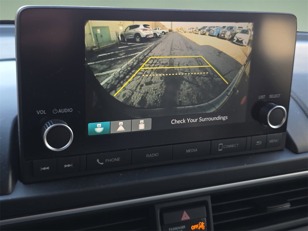 Used 2023 Honda Pilot LX image 31