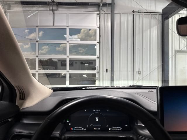 Used 2023 Lincoln Nautilus AWD w/ Premium Package image 9