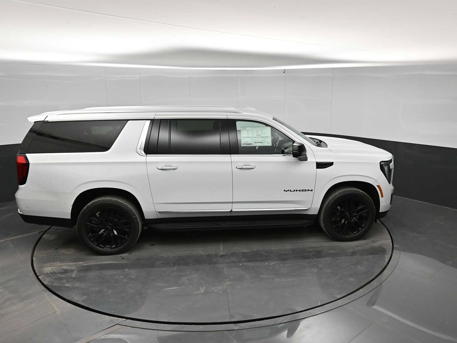 New 2026 GMC Yukon XL Elevation w/ LPO, Elevation Black Package AWD/4WD image 31