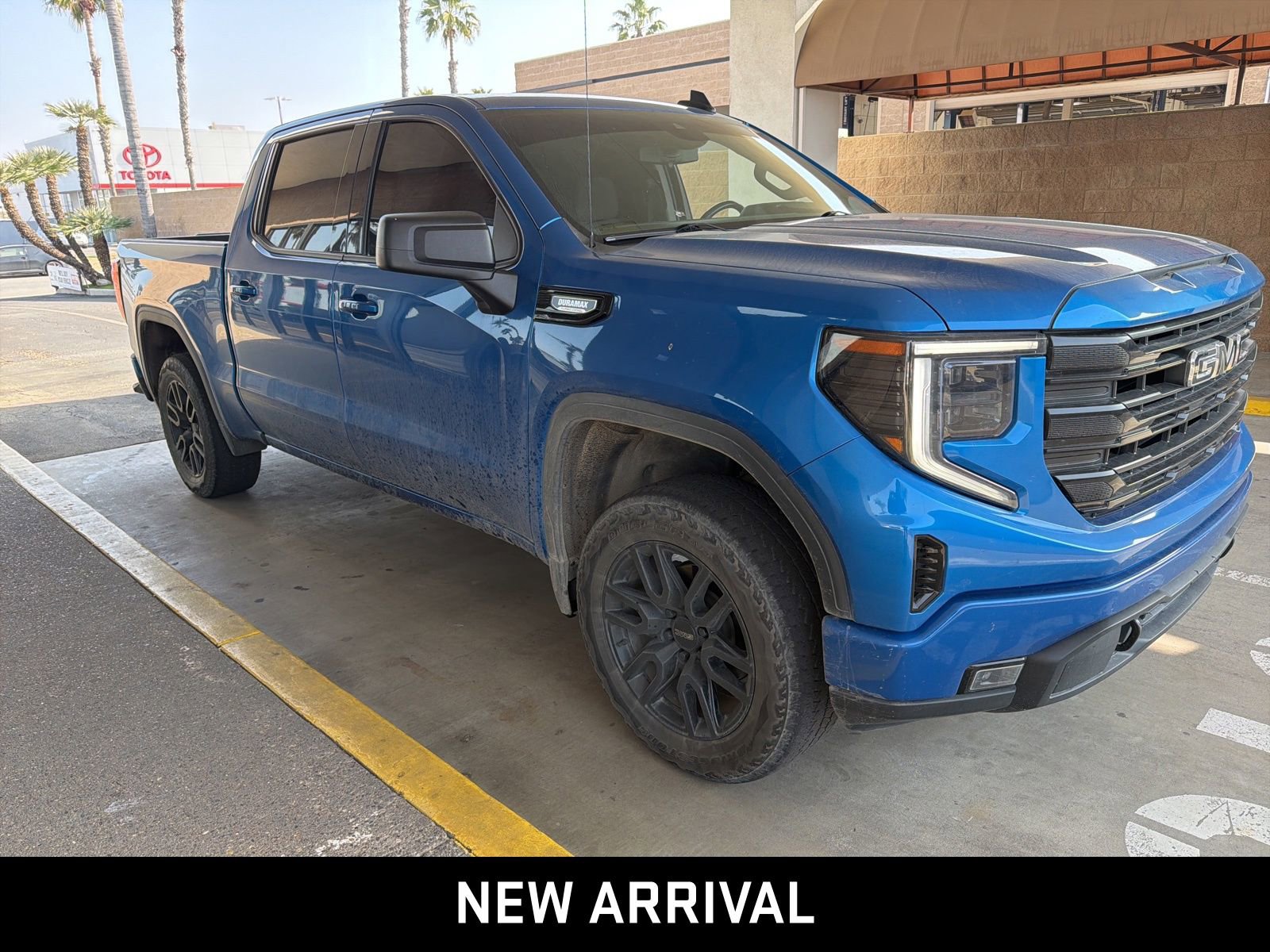 Used 2022 GMC Sierra 1500 Elevation w/ X31 Off-Road Package image 3