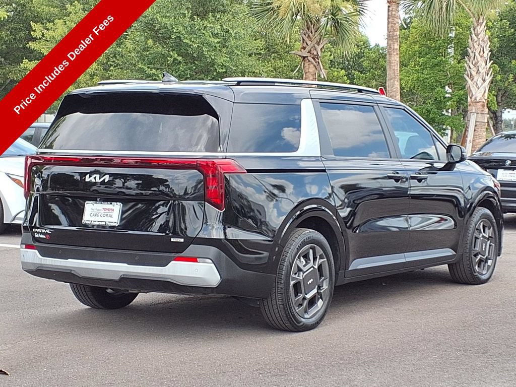 Used 2025 Kia Carnival EX FWD image 8