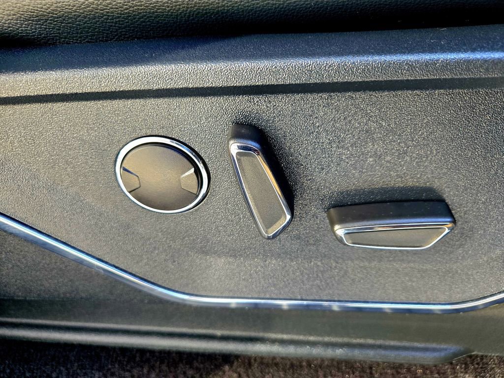 Used 2021 Ford F150 Lariat w/ Equipment Group 502A High image 29