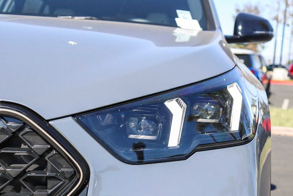 Used 2025 BMW X2 xDrive28i w/ M Sport Package image 7