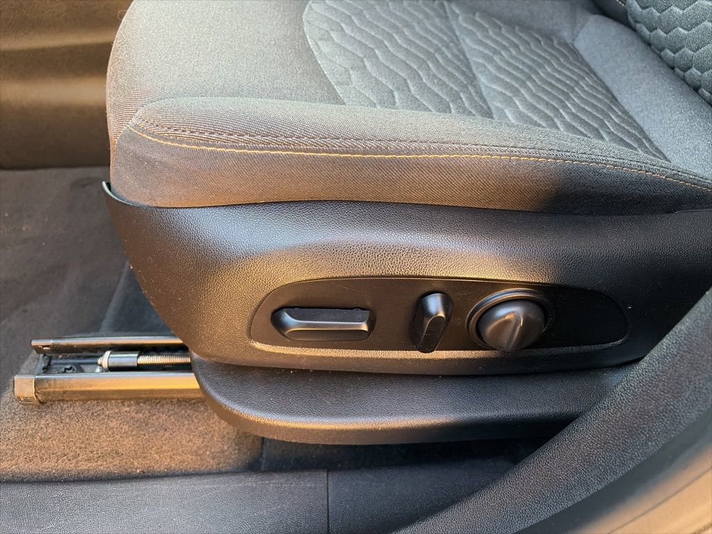 Certified 2018 Chevrolet Equinox LT image 16