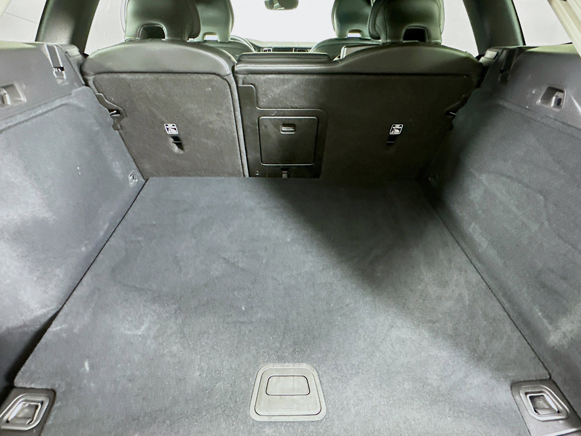 Used 2025 Volvo XC60 B5 Core image 29