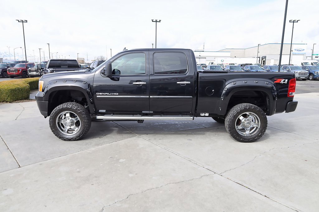 Used 2011 GMC Sierra 3500 Denali image 3