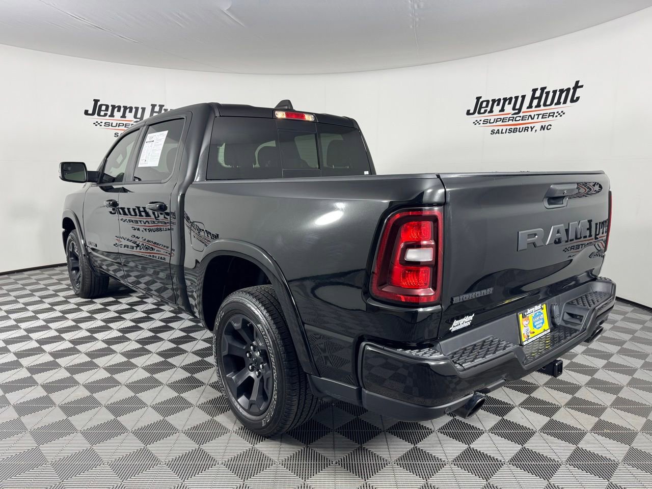 Used 2025 RAM 1500 Big Horn AWD/4WD image 8