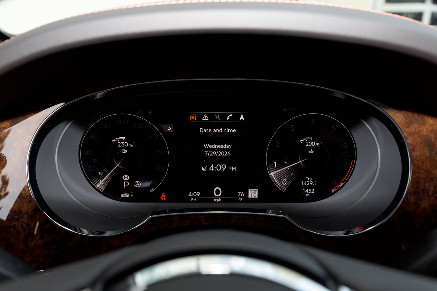 Certified 2023 Bentley Bentayga Extended Wheelbase AWD/4WD image 43