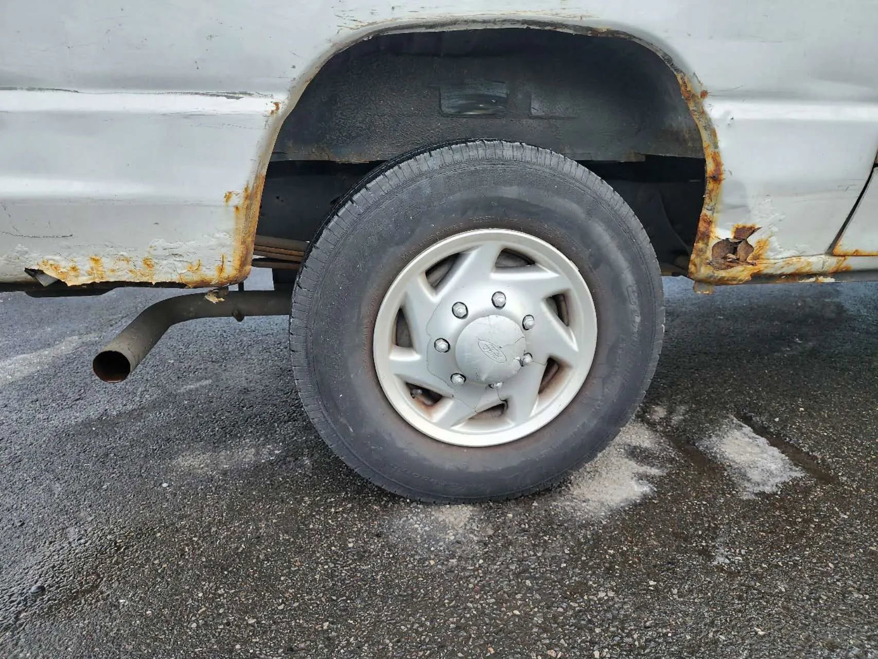 Used 2011 Ford E-250 and Econoline 250 image 11