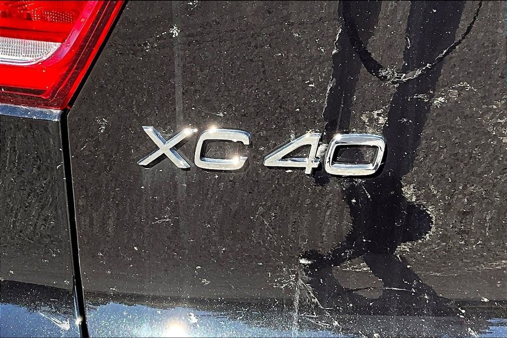 New 2026 Volvo XC40 B5 Plus w/ Climate Package image 8