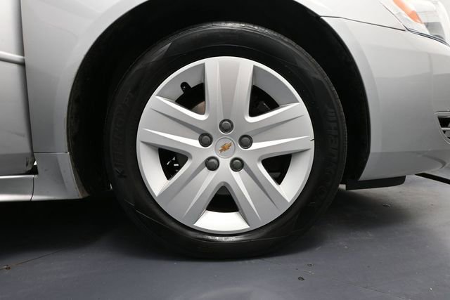 Used 2011 Chevrolet Impala LS FWD image 14