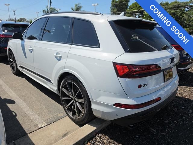 Used 2022 Audi SQ7 Premium Plus w/ SQ7 Executive Package AWD/4WD image 2