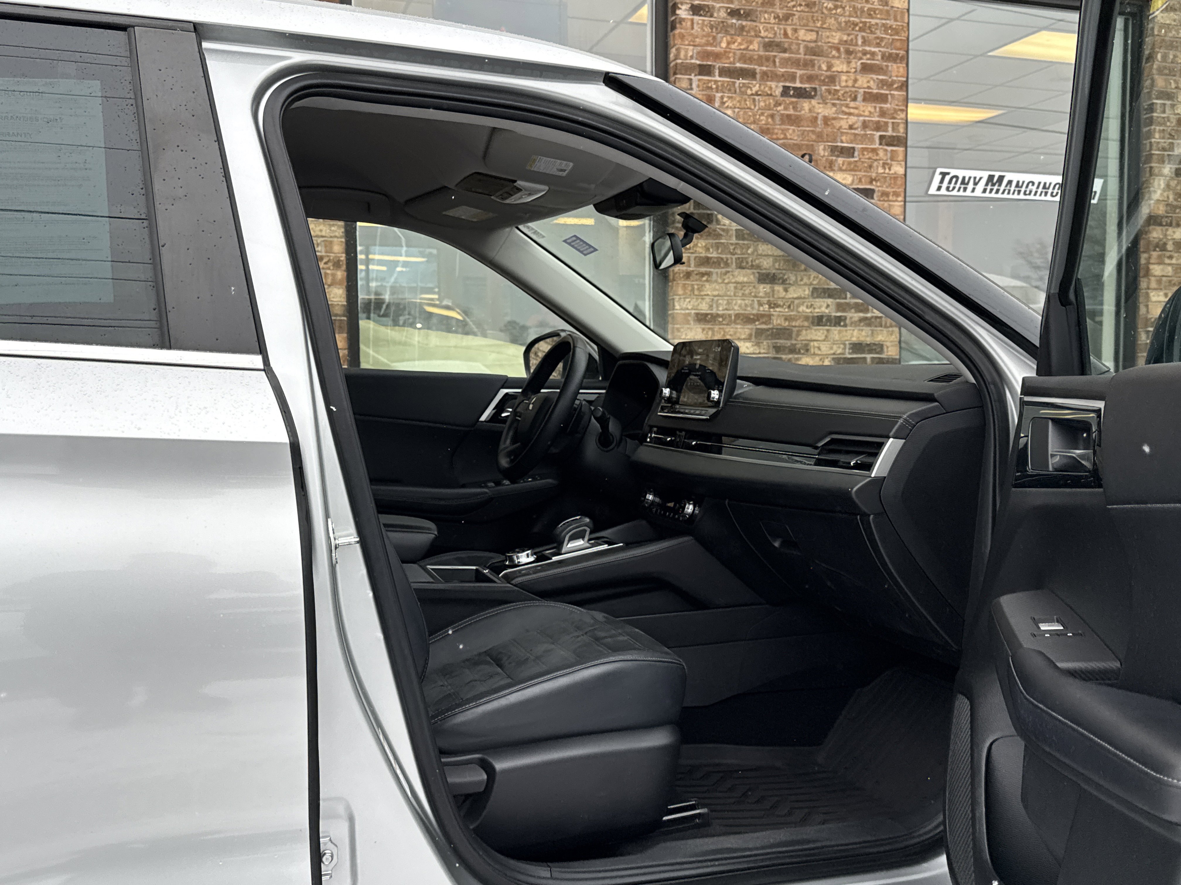 Used 2022 Mitsubishi Outlander SE image 15